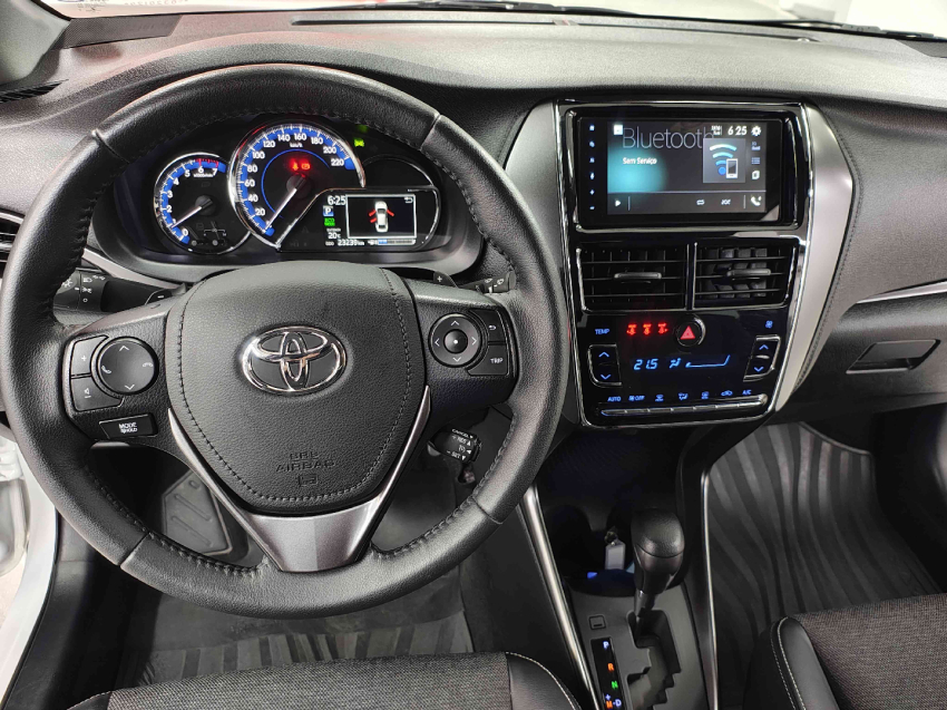toyota yaris 1.5 16v flex sedan xs multidrive 4p automatico 2025