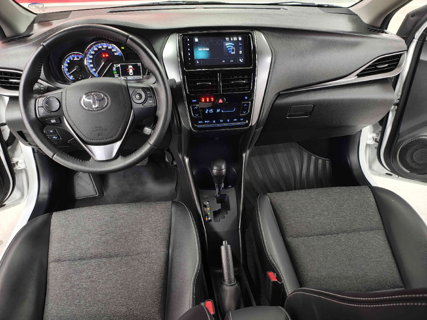 toyota yaris 1.5 16v flex sedan xs multidrive 4p automatico 2025