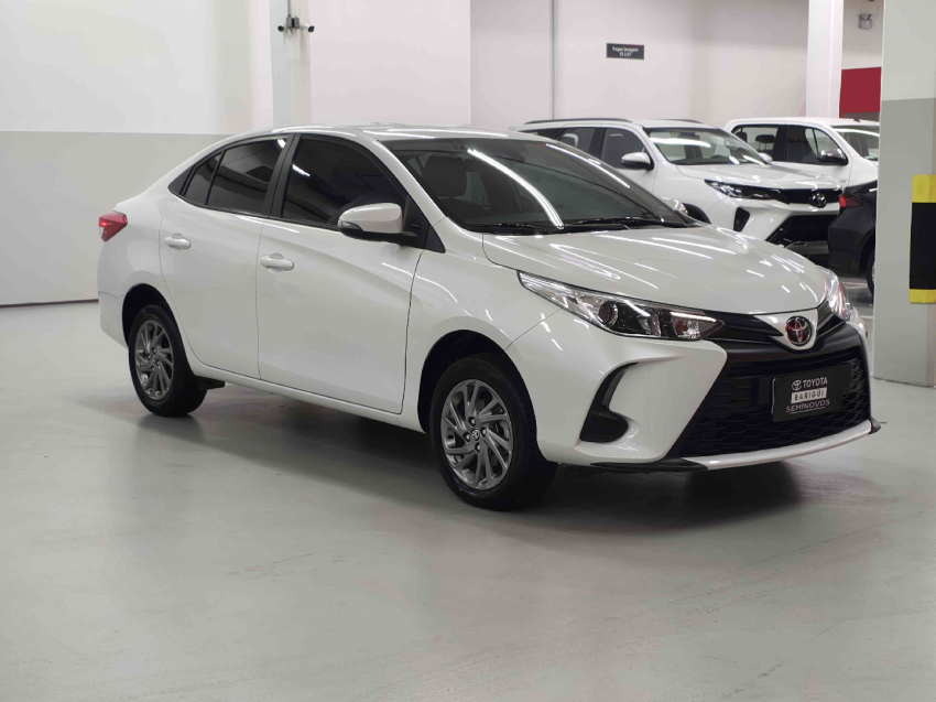 toyota yaris 1.5 16v flex sedan xs multidrive 4p automatico 2025