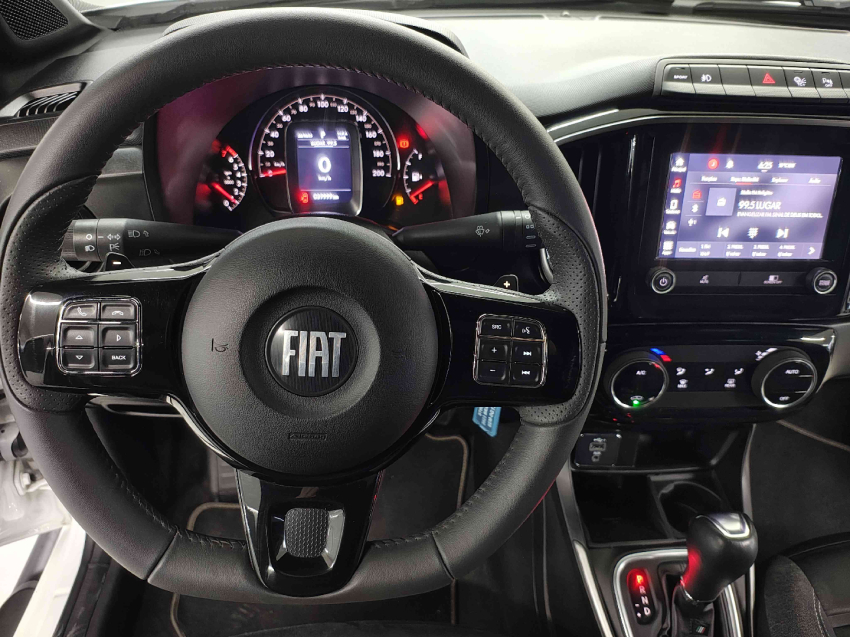 fiat strada 1.3 firefly flex volcano cd cvt 4p automatico 2023