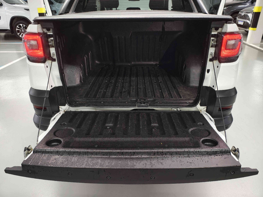 fiat strada 1.3 firefly flex volcano cd cvt 4p automatico 2023