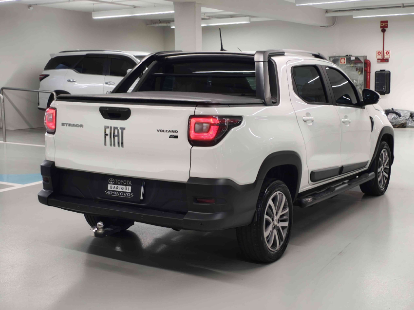 fiat strada 1.3 firefly flex volcano cd cvt 4p automatico 2023