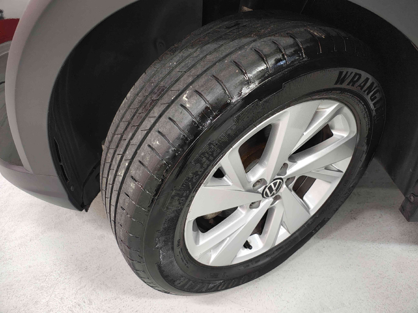 volkswagen nivus 1.0 200 tsi total flex comfortline automatico 4p 202412