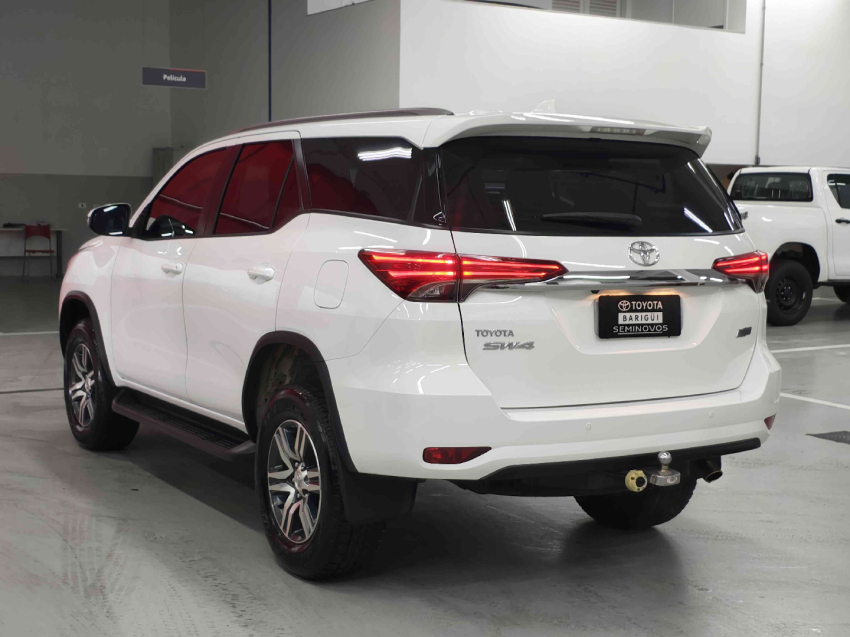 toyota hilux sw4 2.7 sr 4x2 16v flex 4p automatico 20203