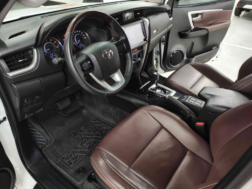 toyota hilux sw4 2.7 sr 4x2 16v flex 4p automatico 20206