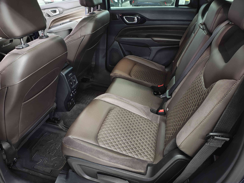 jeep commander 2.0 td380 turbo diesel overland at9 4p automatico 20226