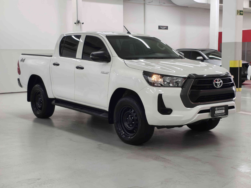 toyota hilux 2.8 d-4d turbo diesel cd power pack 4x4 automatica 4p automatico 2024