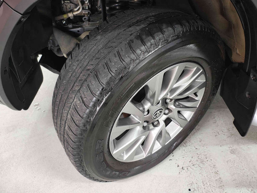 toyota hilux sw4 2.8 d-4d turbo diesel srx 7l 4x4 automatico 5p 202312