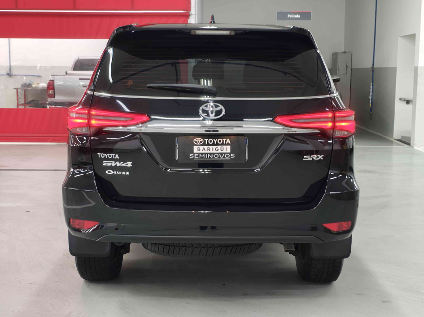 toyota hilux sw4 2.8 d-4d turbo diesel srx 7l 4x4 automatico 5p 20234