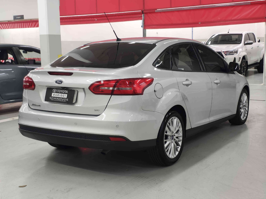 ford focus 2.0 se fastback 16v flex 4p powershift semiautomatico 20175