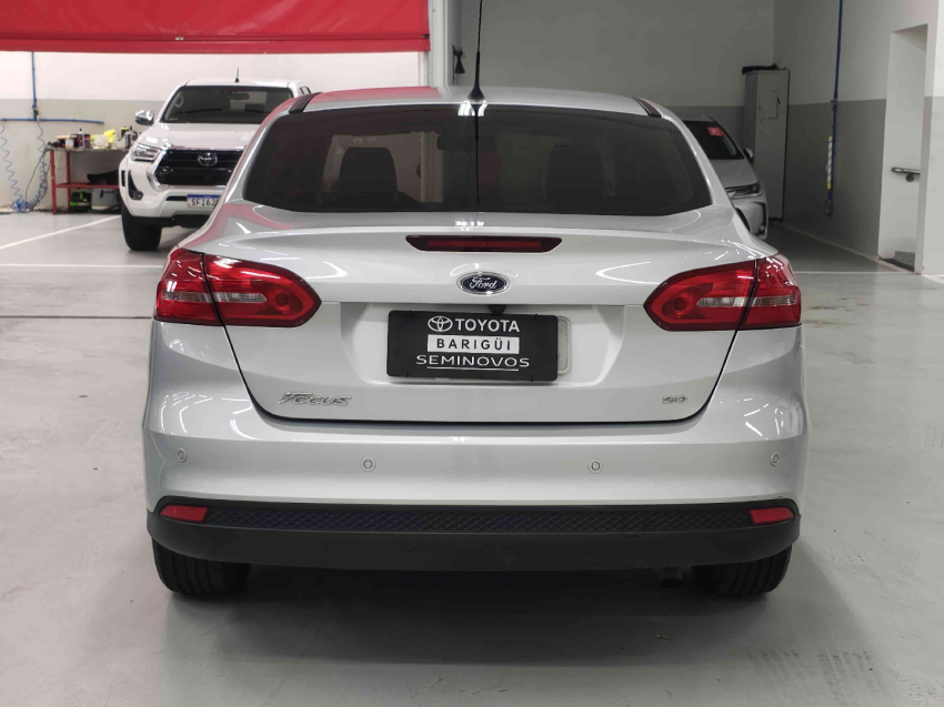 ford focus 2.0 se fastback 16v flex 4p powershift semiautomatico 20174