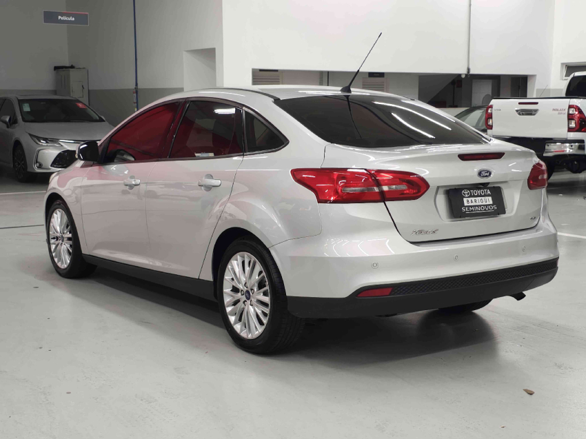 ford focus 2.0 se fastback 16v flex 4p powershift semiautomatico 20173