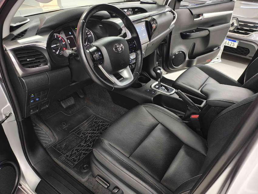 toyota hilux 2.8 d-4d turbo diesel cd srx plus 4x4 automatico 4p 202410