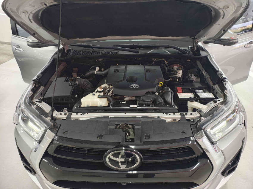 toyota hilux 2.8 d-4d turbo diesel cd srx plus 4x4 automatico 4p 202411