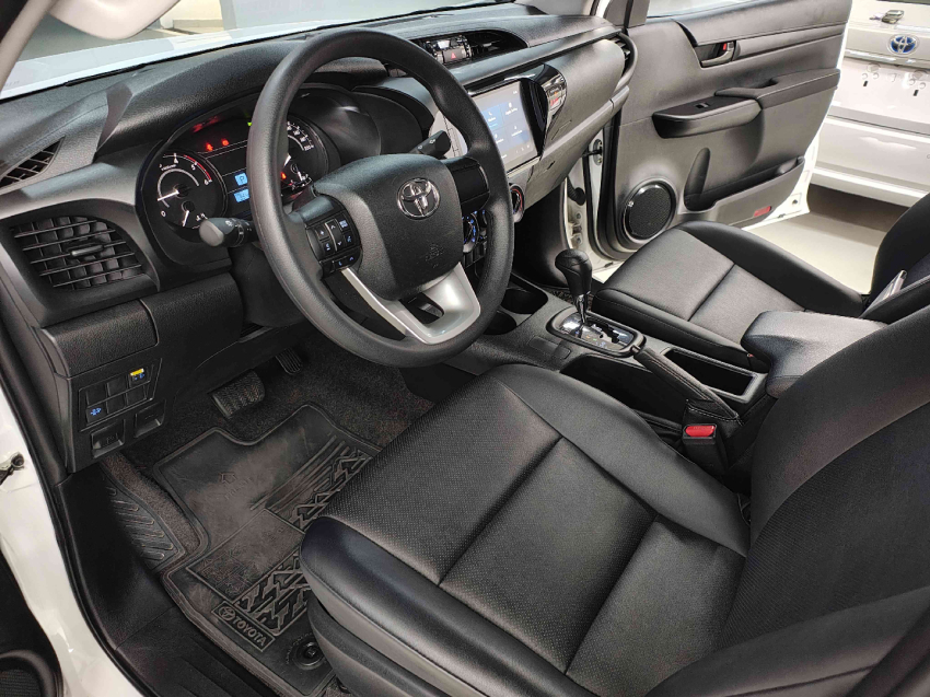 toyota hilux 2.8 d-4d turbo diesel cd power pack 4x4 automatica 4p automatico 202410