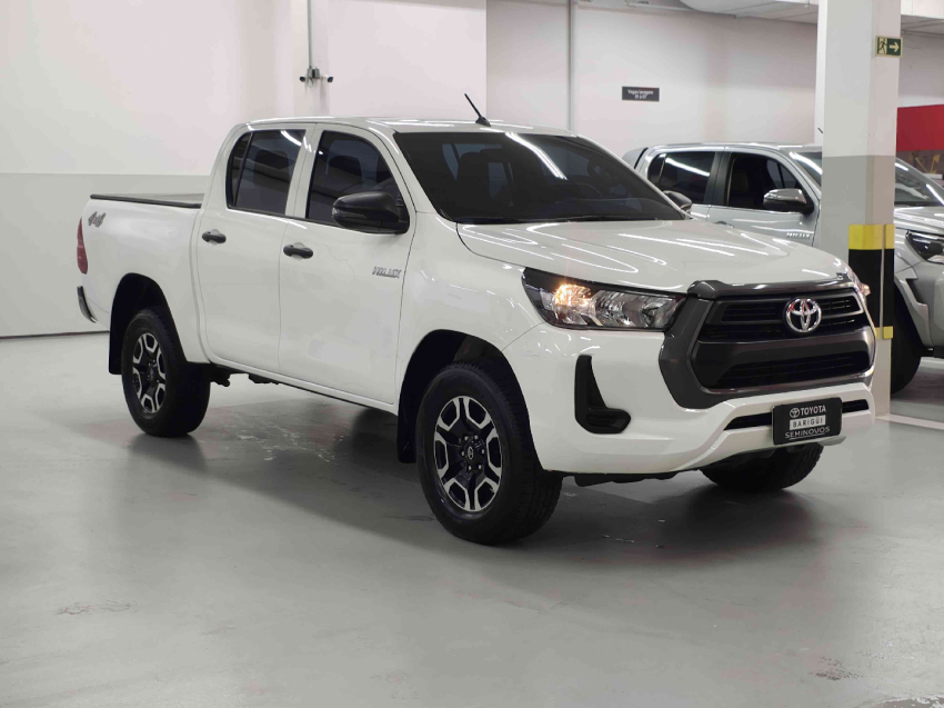 toyota hilux 2.8 d-4d turbo diesel cd power pack 4x4 automatica 4p automatico 2024