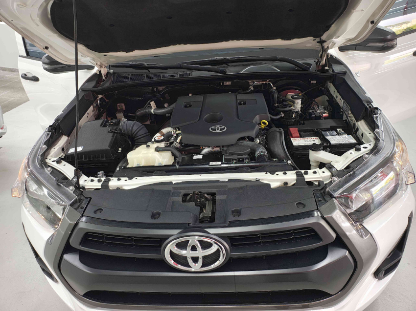 toyota hilux 2.8 d-4d turbo diesel cd power pack 4x4 automatica 4p automatico 202412