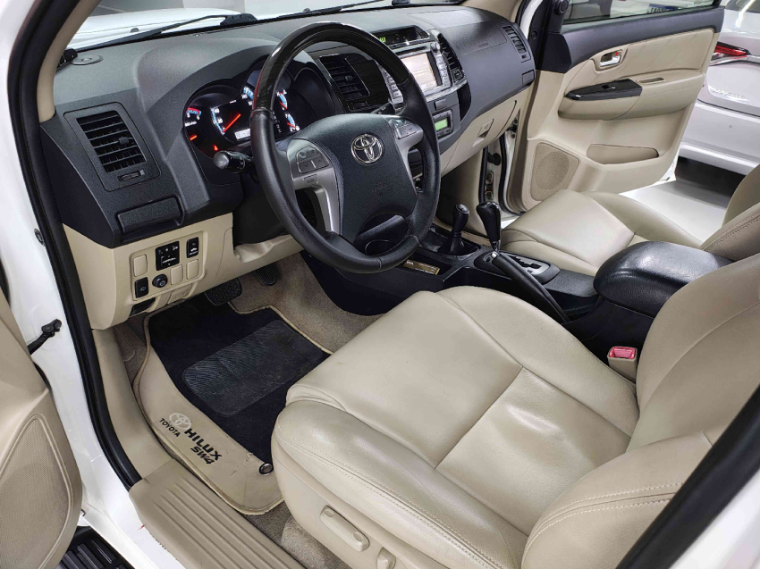 toyota hilux sw4 3.0 srv 4x4 7 lugares 16v turbo intercooler diesel 4p automatico 20148