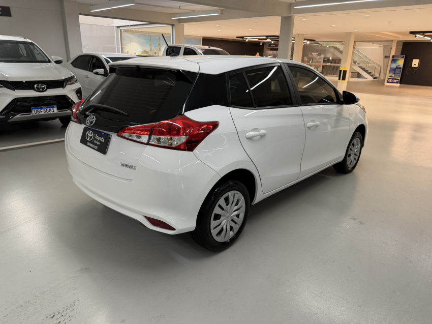 toyota yaris 1.5 16v flex xl multidrive 4p automatico 20244