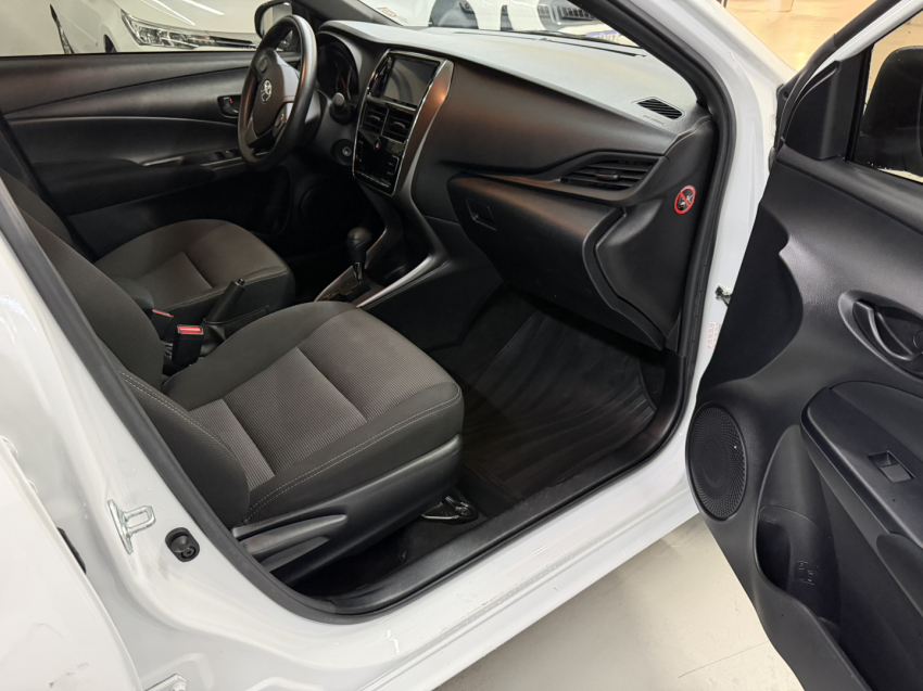 toyota yaris 1.5 16v flex xl multidrive 4p automatico 20245