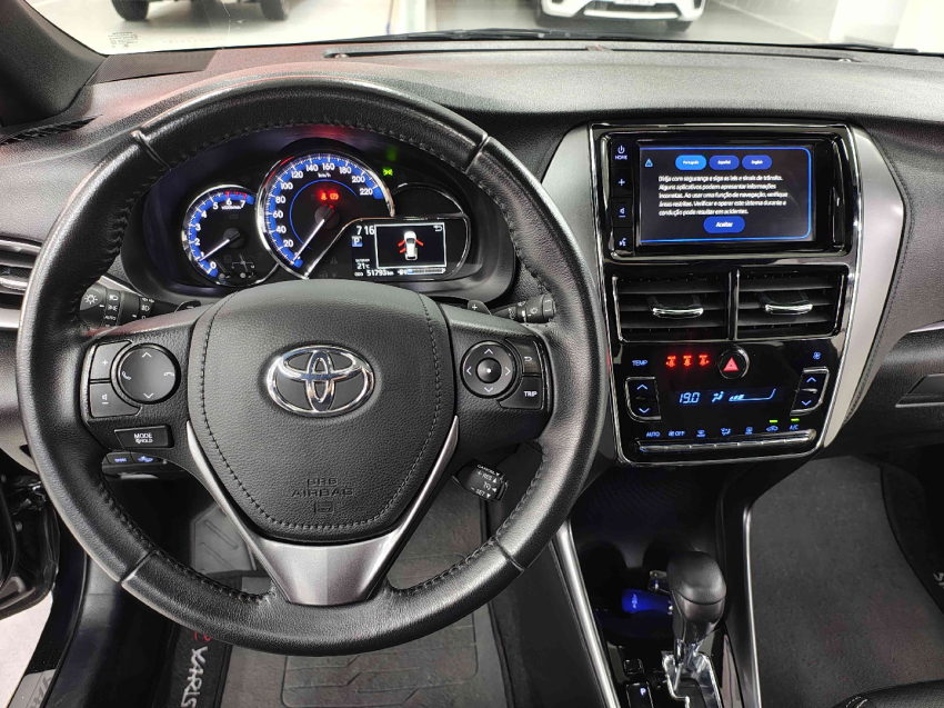 yaris hatch xls 1.5 cvt  flex automatico 2022/236