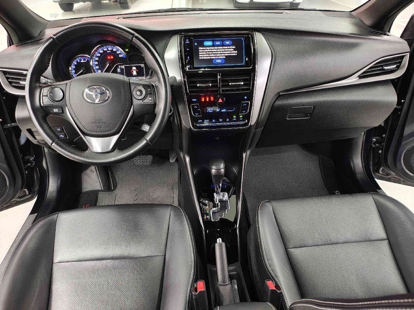 yaris hatch xls 1.5 cvt  flex automatico 2022/2311