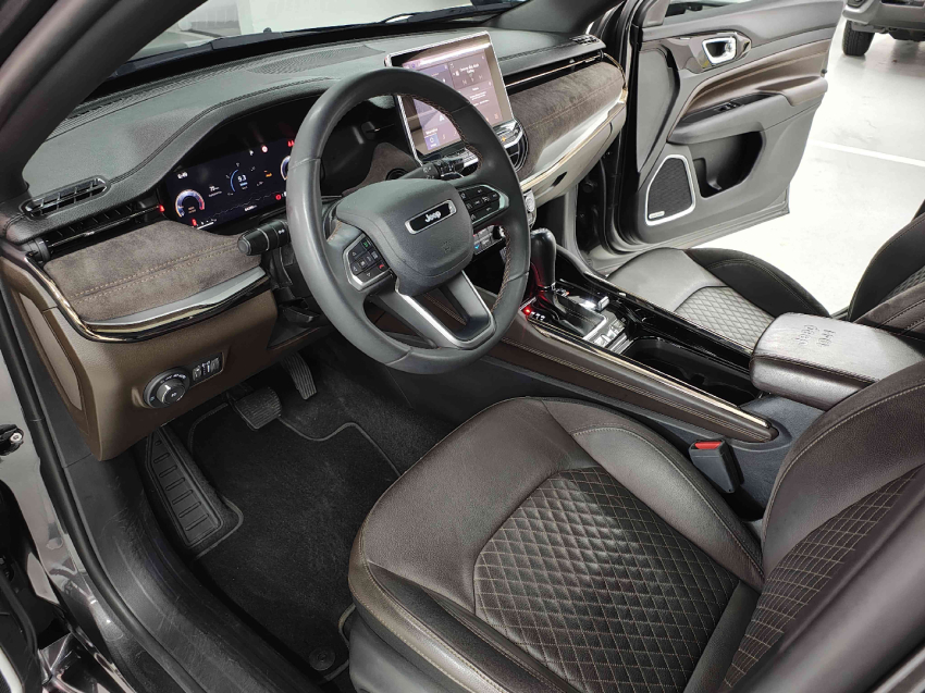 jeep commander 2.0 td380 turbo diesel overland at9 4p automatico 20228