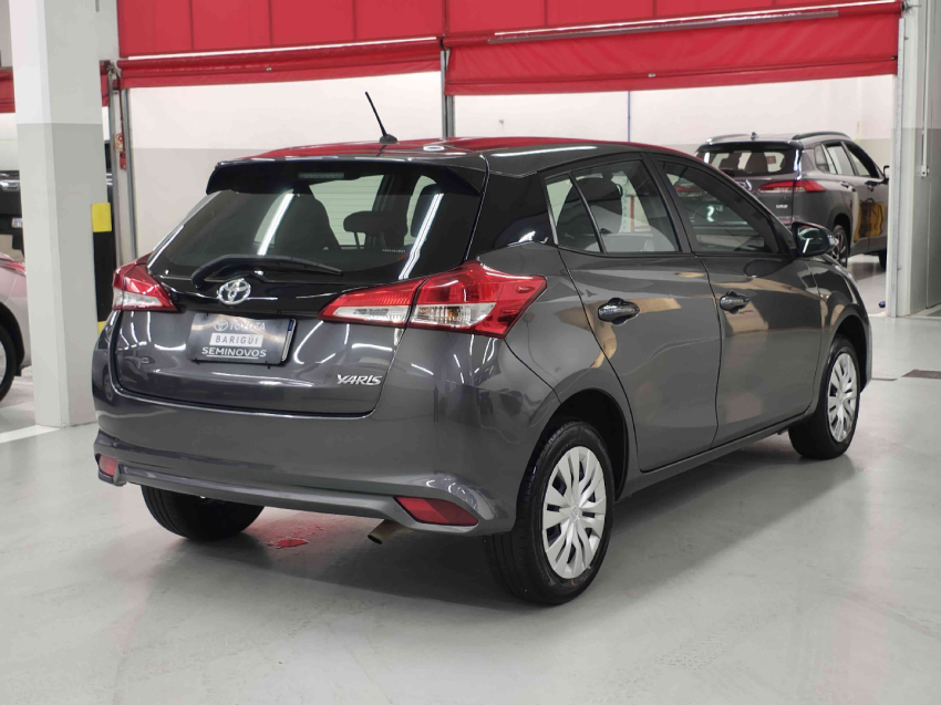 toyota yaris 1.5 16v flex xl multidrive 4p automatico 20255