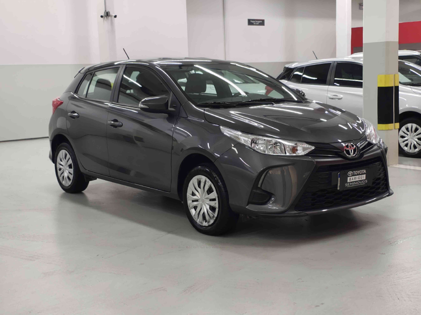 toyota yaris 1.5 16v flex xl multidrive 4p automatico 2025