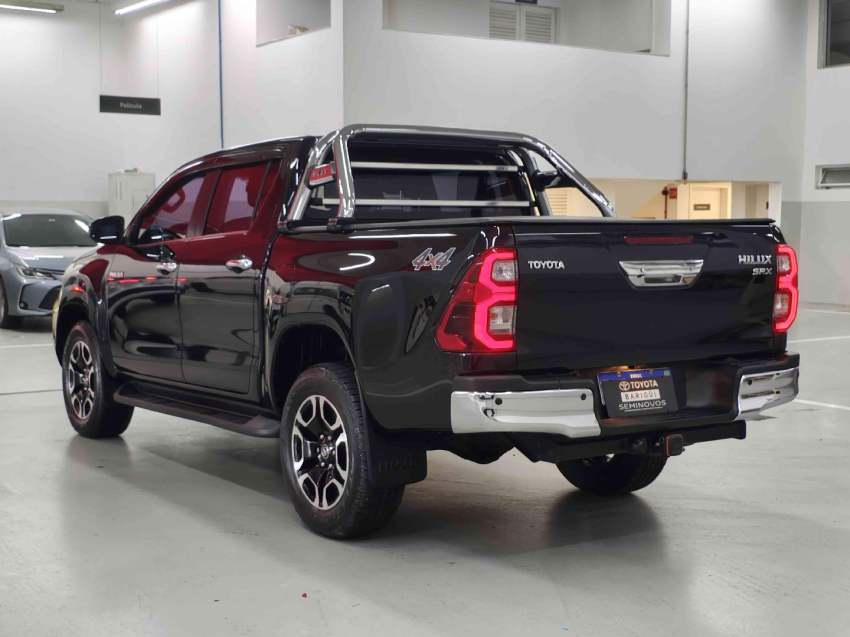 toyota hilux 2.8 d-4d turbo diesel cd srx 4x4 automatico 4p 20233