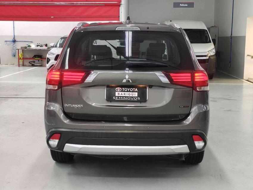 mitsubishi outlander 2.2 4x4 16v diesel 4p automatico 2.0 gasolina 20184