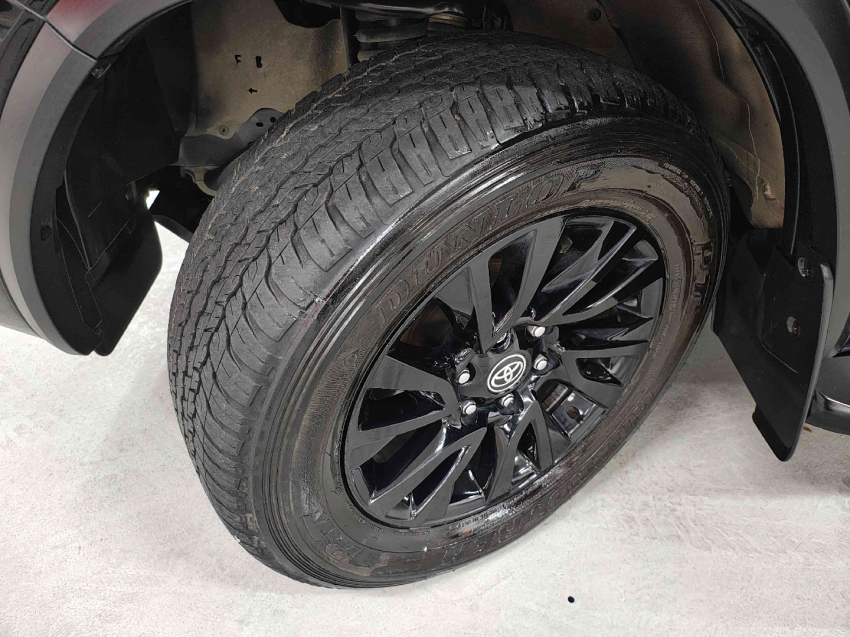 toyota hilux sw4 2.8 d-4d turbo diesel srx 7l 4x4 automatico 4p 202412