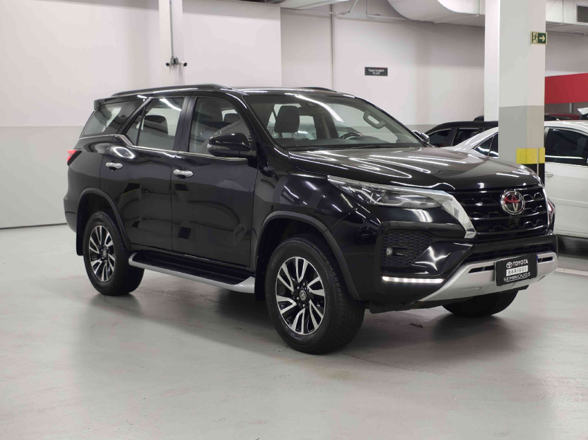 toyota hilux sw4 2.8 d-4d turbo diesel srx 7l 4x4 automatico 4p 2024