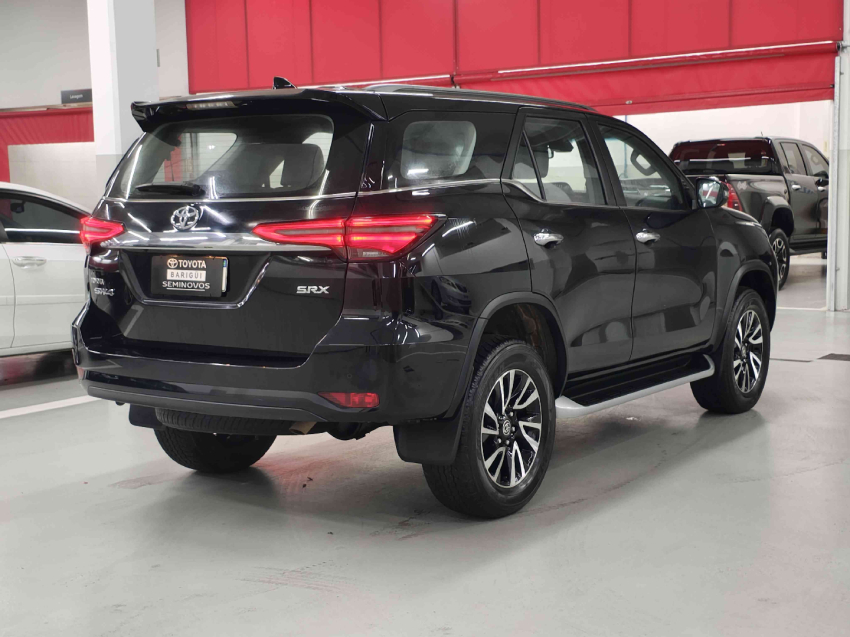 toyota hilux sw4 2.8 d-4d turbo diesel srx 7l 4x4 automatico 4p 20245