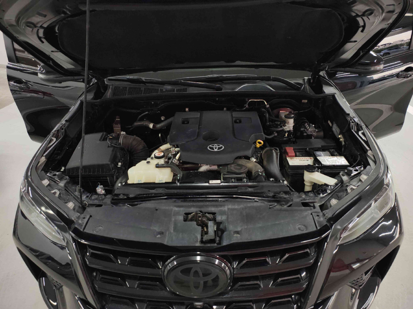 toyota hilux sw4 2.8 d-4d turbo diesel srx 7l 4x4 automatico 4p 202411