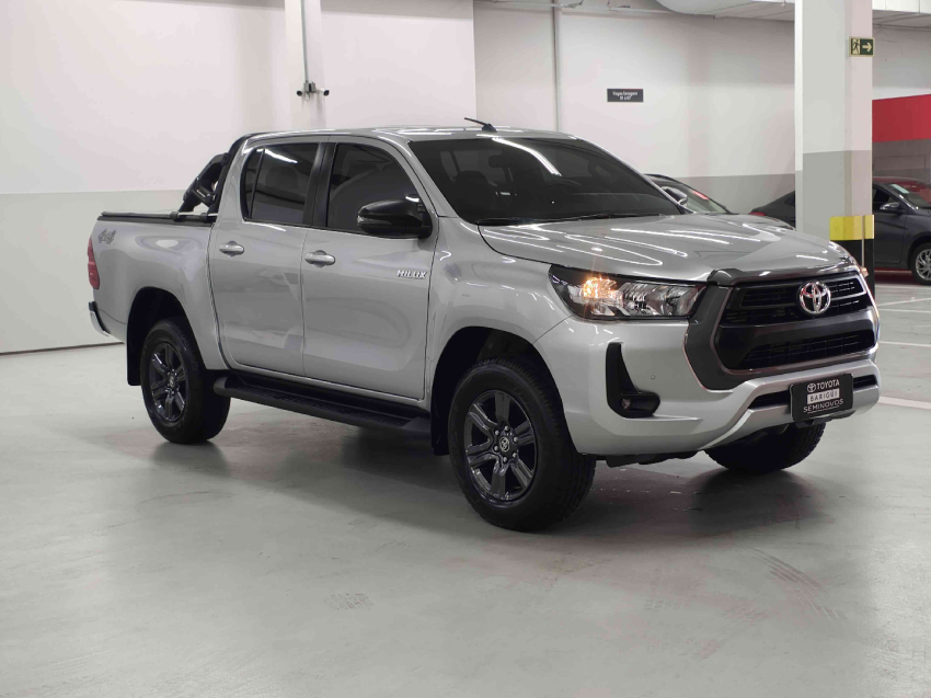 toyota hilux 2.8 d-4d turbo diesel cd sr 4x4 automatico 4p 2025