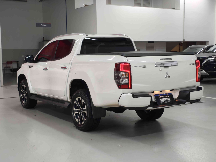 mitsubishi triton 2.4 biturbo diesel hpe-s 4x4 automatico 4p 20243