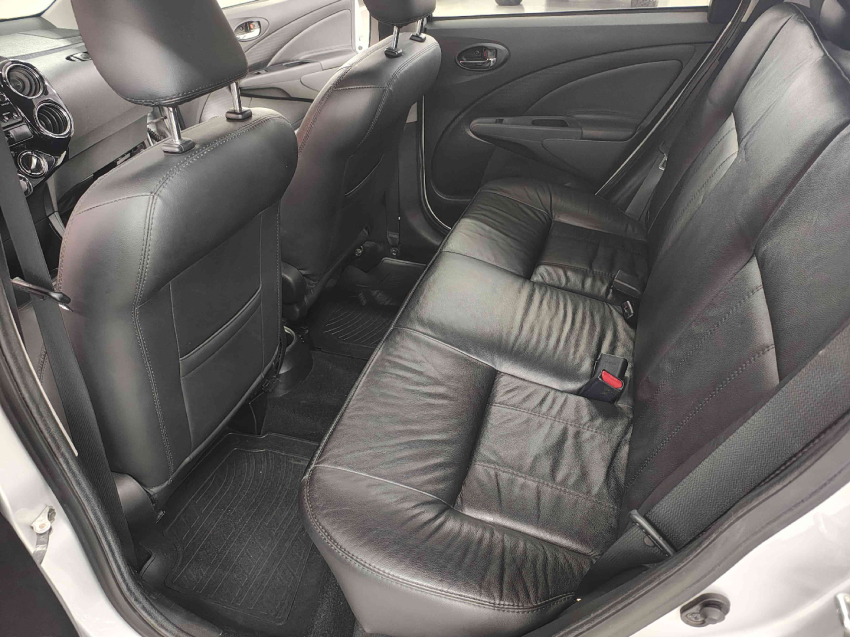 toyota etios 1.5 xs 16v flex 4p manual automatico 201810