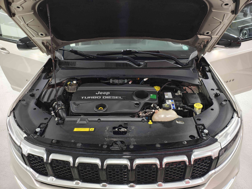 jeep commander 2.0 td380 turbo diesel overland at9 4p automatico 202213