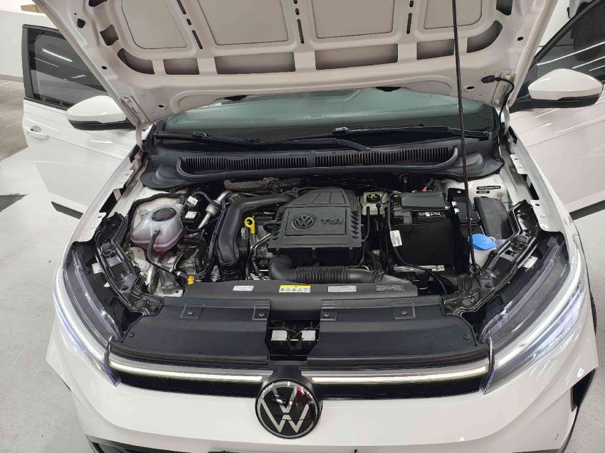 volkswagen nivus 1.0 200 tsi total flex highline automatico 4p 202511