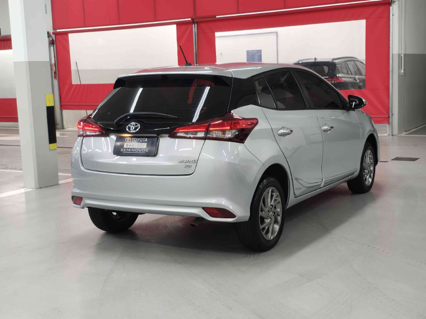 toyota yaris 1.5 16v flex xs connect multidrive 4p automatico 20235