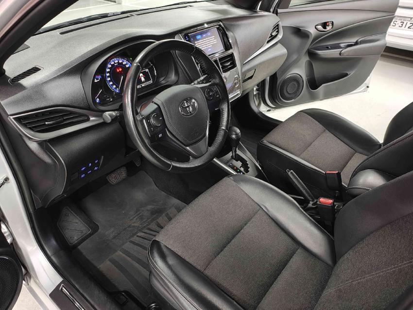 toyota yaris 1.5 16v flex xs connect multidrive 4p automatico 20239