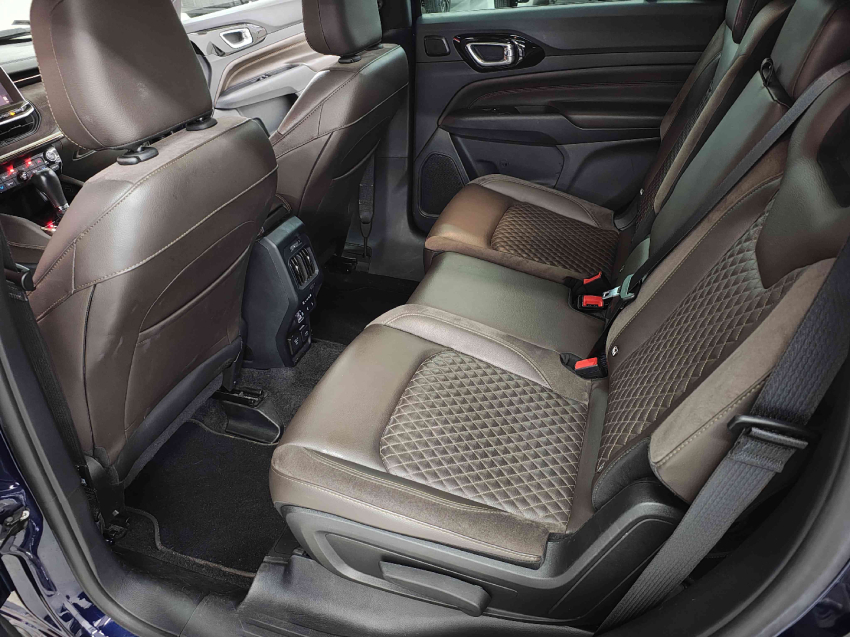 jeep commander 2.0 td380 turbo diesel overland at9 4p automatico 20237