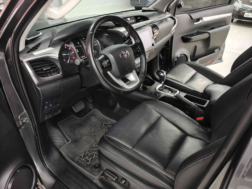 toyota hilux 2.8 d-4d turbo diesel cd srx 4x4 automatico 4p 20229