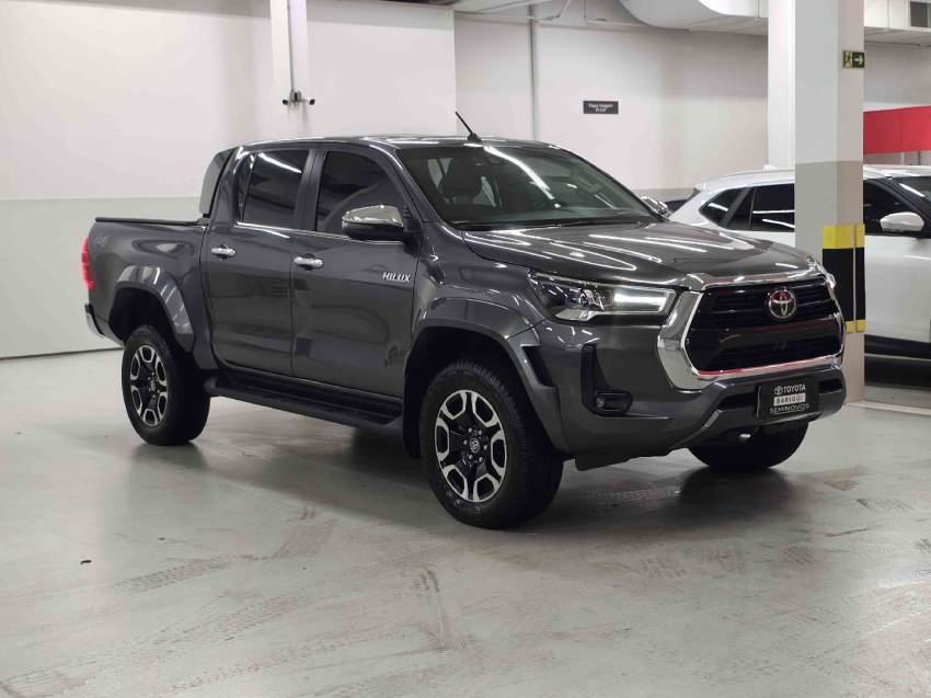 toyota hilux 2.8 d-4d turbo diesel cd srx plus 4x4 automatico 4p 2025