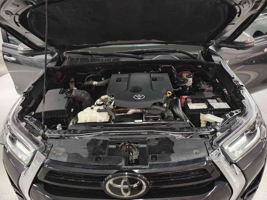 toyota hilux 2.8 d-4d turbo diesel cd srx plus 4x4 automatico 4p 202512