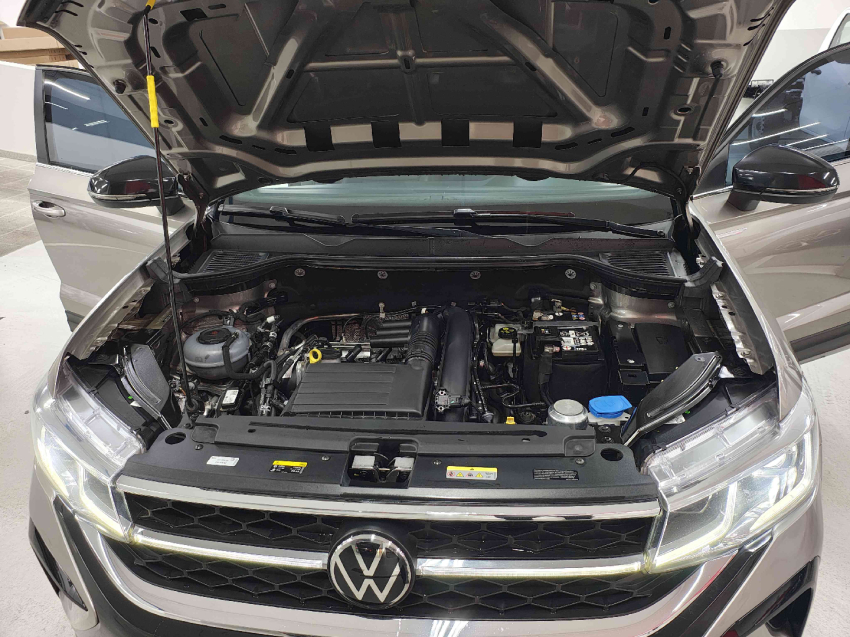volkswagen taos 1.4 250 tsi total flex highline automatico 4p 202413