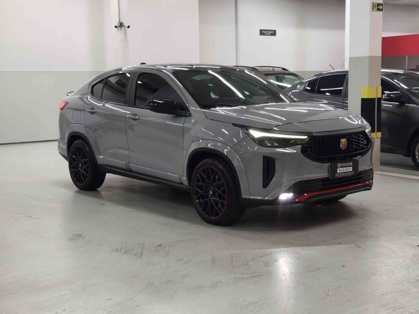 fiat fastback 1.3 turbo 270 flex abarth at6 4p automatico 2025