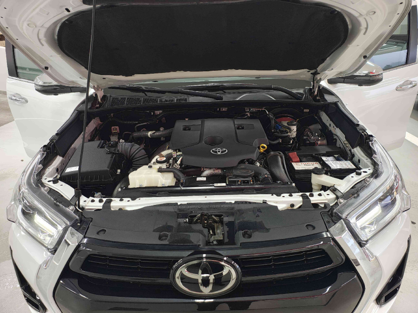 toyota hilux 2.8 d-4d turbo diesel cd srx 4x4 automatico 4p 202512