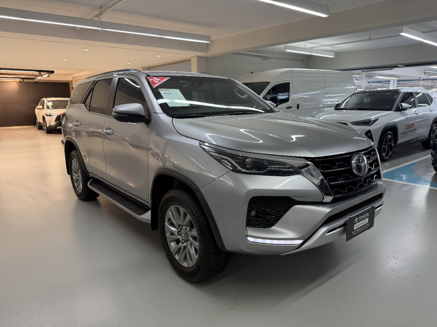toyota hilux sw4 2.8 d-4d turbo diesel srx 7l 4x4 automatico 4p 2024